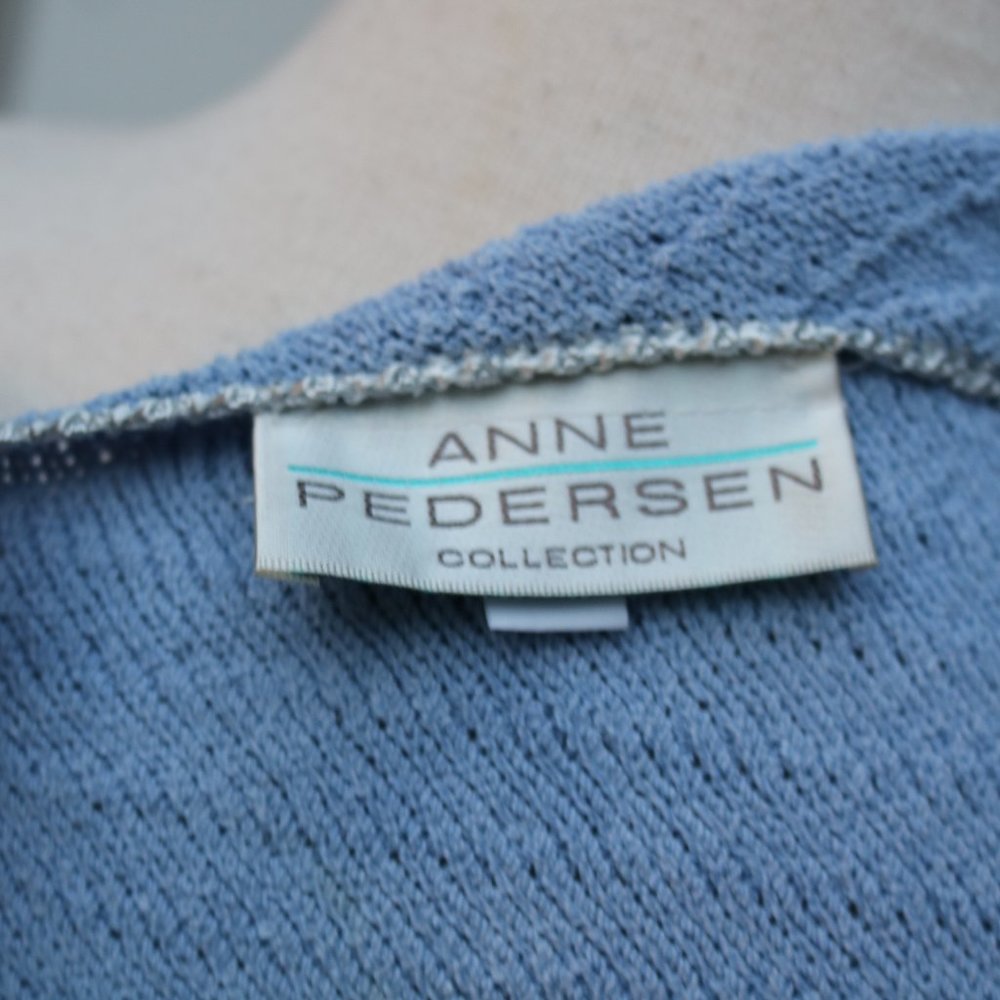 Anne Pedersen Light Blue Diagonal Ribbed V-Neck w Silver Shoulder Applique Sz XL - Picture 5 of 6